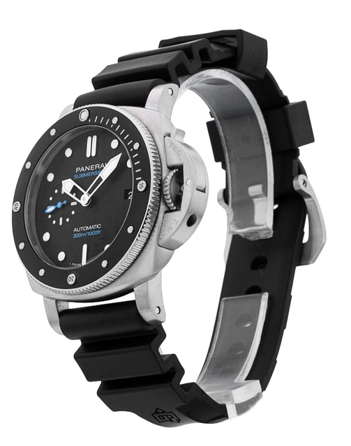 Panerai Submersible PAM01683 Image 2